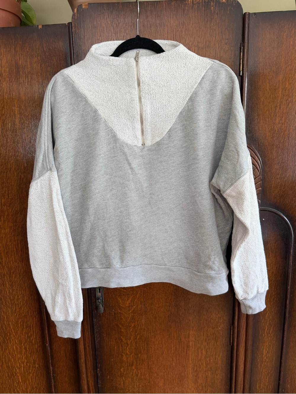 Like New PERFECT WHITE TEE Tyra Fleece Two-Tone 1/4 Zip Pullover Sweatshirt SM